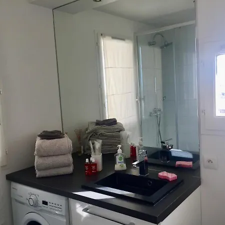 Face A La Avec Piscine A 세테