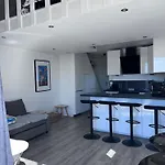 Apartamento Face A La Avec Piscine A *