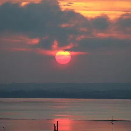 Face A La Avec Piscine A アパート