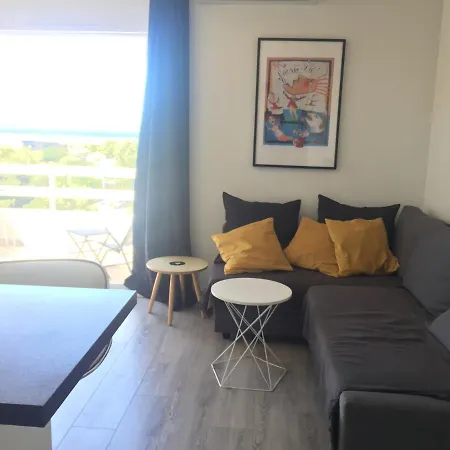 Face A La Avec Piscine A Apartamento Sète
