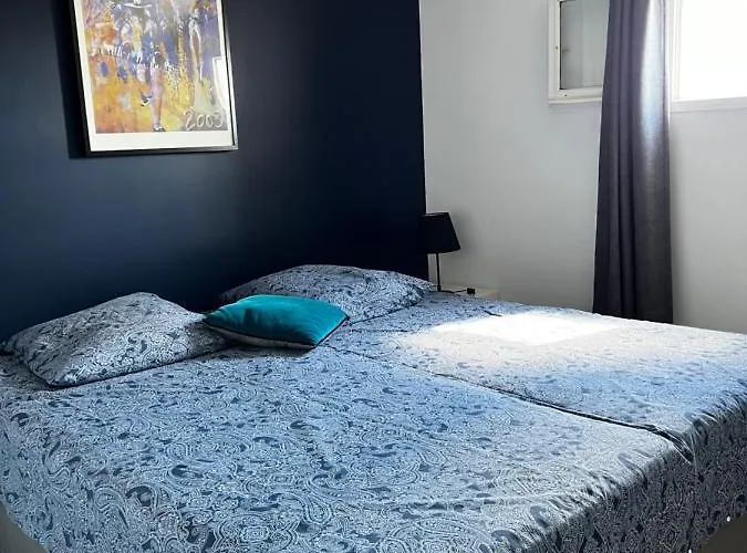 Face A La Avec Piscine A Lejlighed Sète