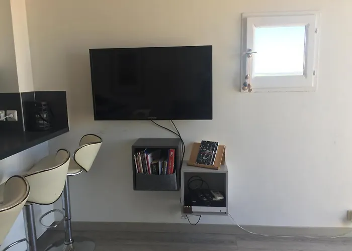 Lejlighed Face A La Avec Piscine A Sète