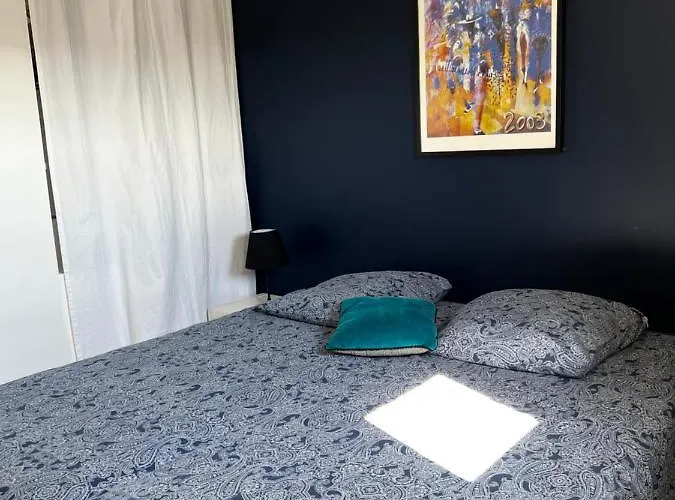 Face A La Avec Piscine A *